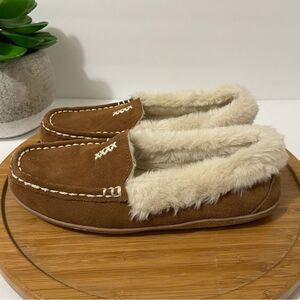 Clarks Suede Faux Fur Moccasin‎ Indoor Outdoor Cozy Leather Slipper Size 8M